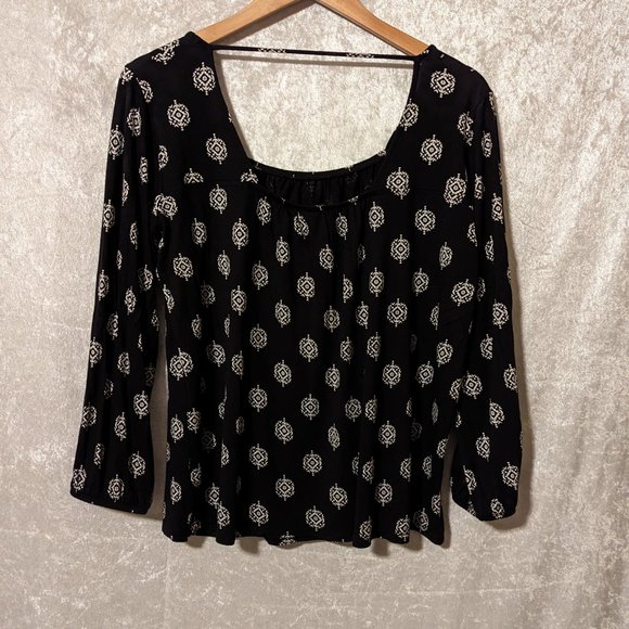 Old Navy Black with White Design Peasant Sleeve Blouse Size L - Picture 9 of 13